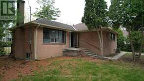 394 MAPLEHURST AVENUE | Oakville Ontario | Slide Image One