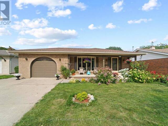 9925 HOLLY CRESCENT Windsor Ontario, N8R 1Y6 - 4 Bedrooms Home For Sale