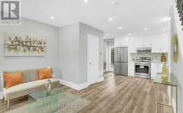 8 FAIRGLEN CRESCENT | Toronto Ontario | Slide Image Nine