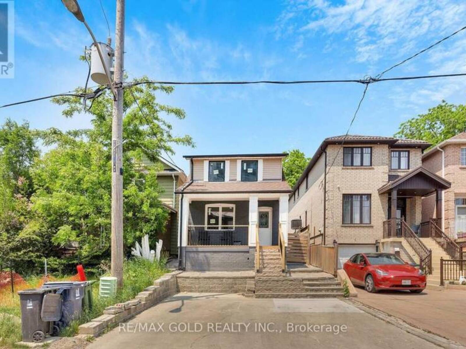 8 FAIRGLEN CRESCENT, Toronto, Ontario M9N 1S2