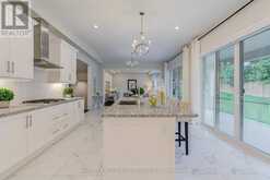 6 DENNIS REED COURT | Aurora Ontario | Slide Image Thirteen