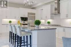 6 DENNIS REED COURT | Aurora Ontario | Slide Image Fifteen