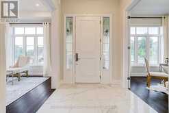 6 DENNIS REED COURT | Aurora Ontario | Slide Image Two