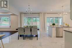 6 DENNIS REED COURT | Aurora Ontario | Slide Image Eight