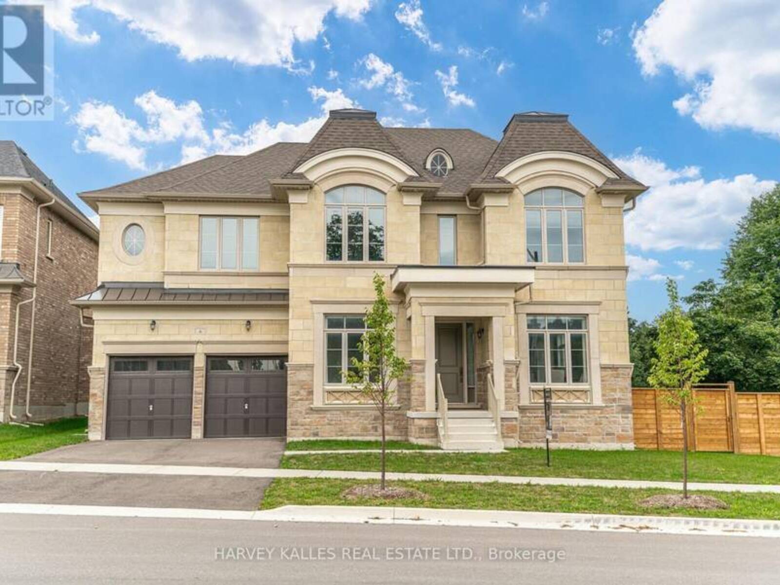 6 DENNIS REED COURT, Aurora, Ontario L4G 4A5