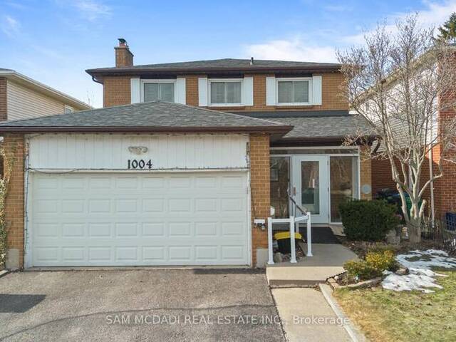 1004 QUEENSBRIDGE DRIVE Mississauga Ontario, L5C 3R1 - Property For Sale