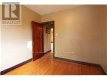 35 BARONS AVENUE S | Hamilton Ontario | Slide Image Thirteen