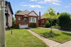 35 BARONS AVENUE S | Hamilton Ontario | Slide Image Three