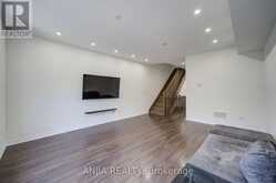 134 FREDERICK WILSON AVENUE | Markham Ontario | Slide Image Ten