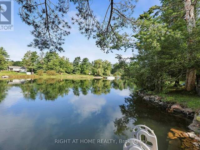 8168 LAIDLAW AVENUE Washago Ontario, L0K 2B0 - 3 Bedrooms Waterfront Home For sale