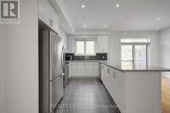 1209 OWLS HEAD ROAD | Mississauga Ontario | Slide Image Nine