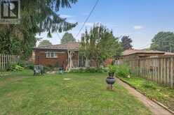 37 LAURENTIAN DRIVE S | London Ontario | Slide Image Twenty-one