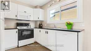 959 WESTMINSTER BOULEVARD | Windsor Ontario | Slide Image Thirteen
