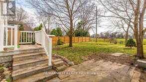 959 WESTMINSTER BOULEVARD | Windsor Ontario | Slide Image Thirty