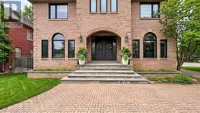 20 BLAINE DRIVE | Toronto Ontario | Slide Image Two