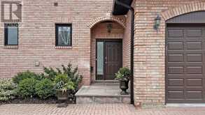 20 BLAINE DRIVE | Toronto Ontario | Slide Image Four