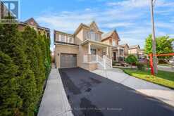 7 PENBRIDGE CIRCLE | Brampton Ontario | Slide Image Three