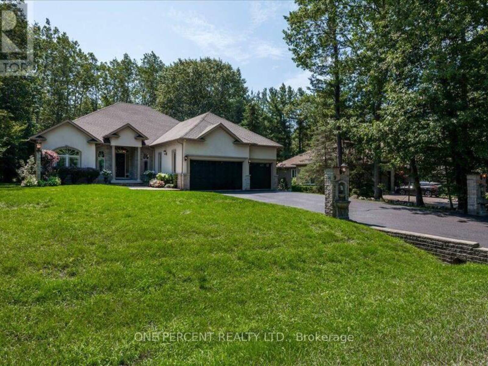 9 LADDIE LANE, Springwater, Ontario L9X 0C3