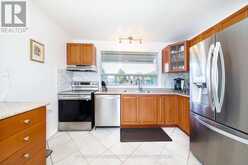 417 PALISER CRESCENT S | Richmond Hill Ontario | Slide Image Twelve