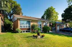 417 PALISER CRESCENT S | Richmond Hill Ontario | Slide Image Three