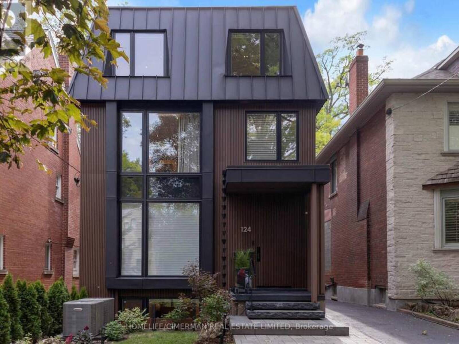 124 LYNDHURST AVENUE, Toronto, Ontario M5R 2Z9