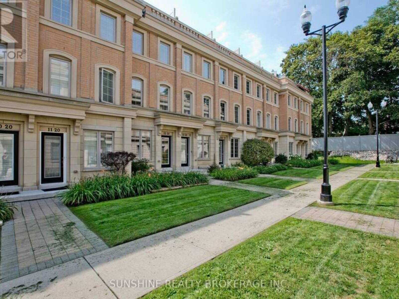 12 - 20 HARGRAVE LANE, Toronto, Ontario M4N 0A4