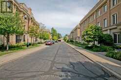 12 - 20 HARGRAVE LANE | Toronto Ontario | Slide Image Thirty