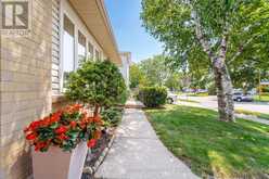 3245 LANSDOWN DRIVE | Burlington Ontario | Slide Image Four