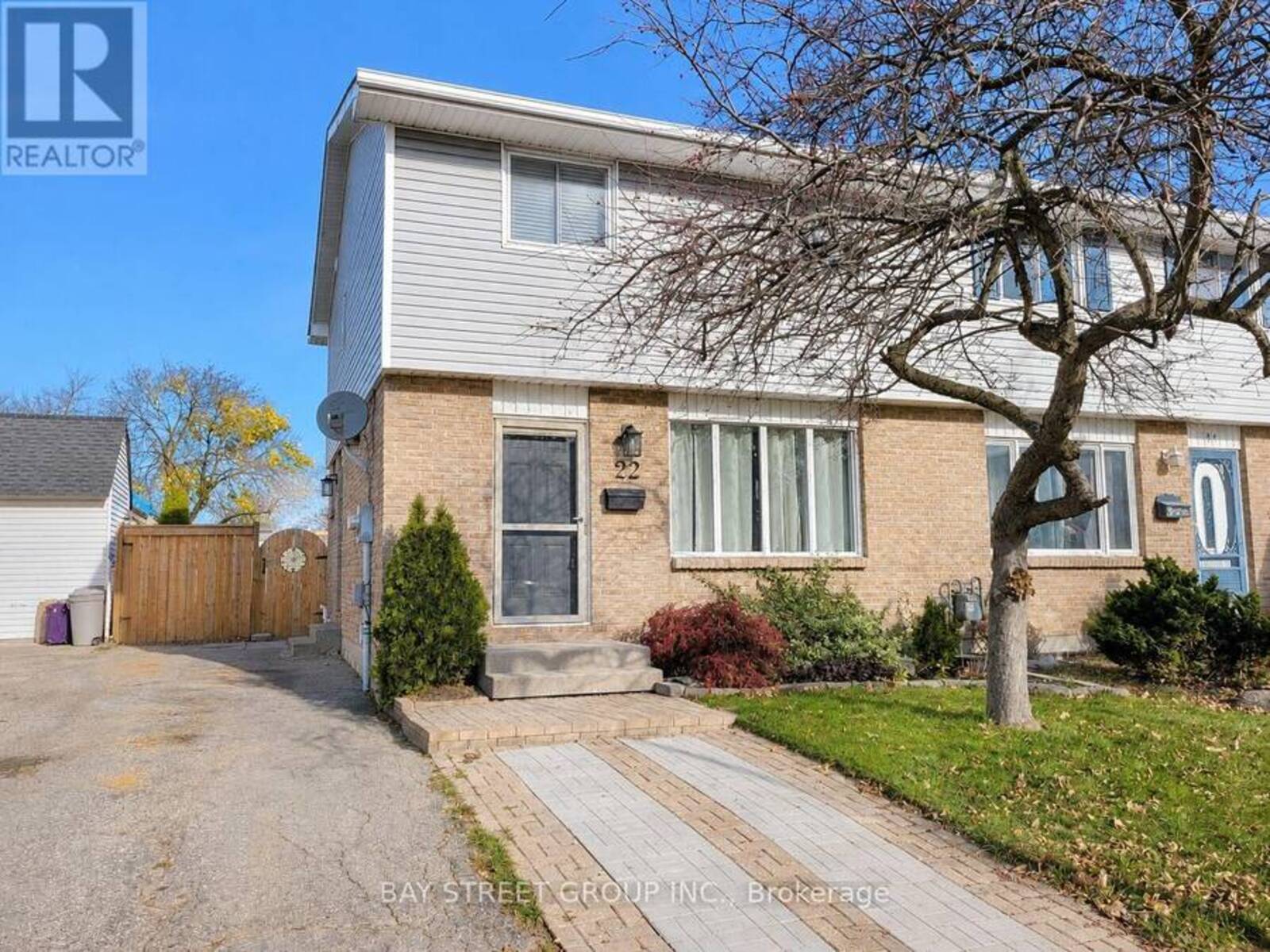22 ROSAMOND CRESCENT, London, Ontario N6E 2M8