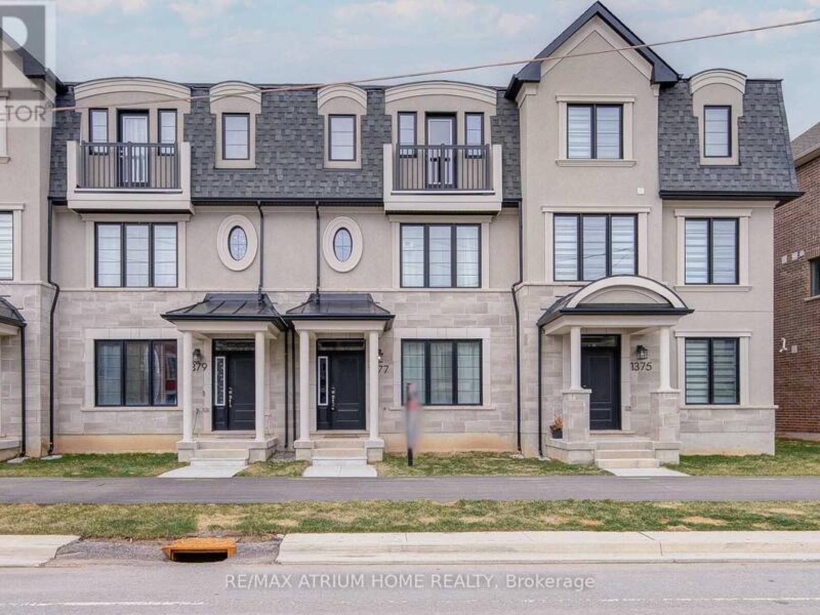 1377 WILLIAM HALTON PARKWAY, Oakville, Ontario L6M 5N9