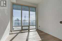 4310 - 488 UNIVERSITY AVENUE | Toronto Ontario | Slide Image Eight