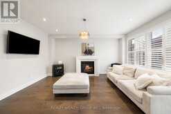 42 MONDIAL CRESCENT | East Gwillimbury Ontario | Slide Image Five