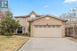 55 ATTRIDGE DRIVE | Aurora Ontario | Slide Image Two