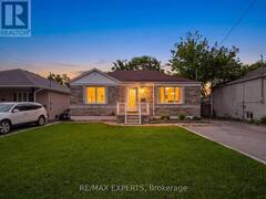 8 PALAMAR ROAD Toronto Ontario, M3M 1L1