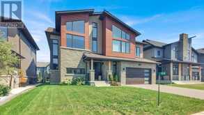 104 STONELEIGH DRIVE | The Blue Mountains Ontario | Slide Image Three