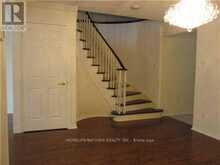 16 THAMES COURT | Richmond Hill Ontario | Slide Image Six