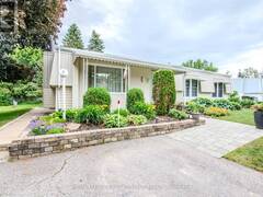 3 HONEYSUCKLE LANE Innisfil Ontario, L9S 1M5