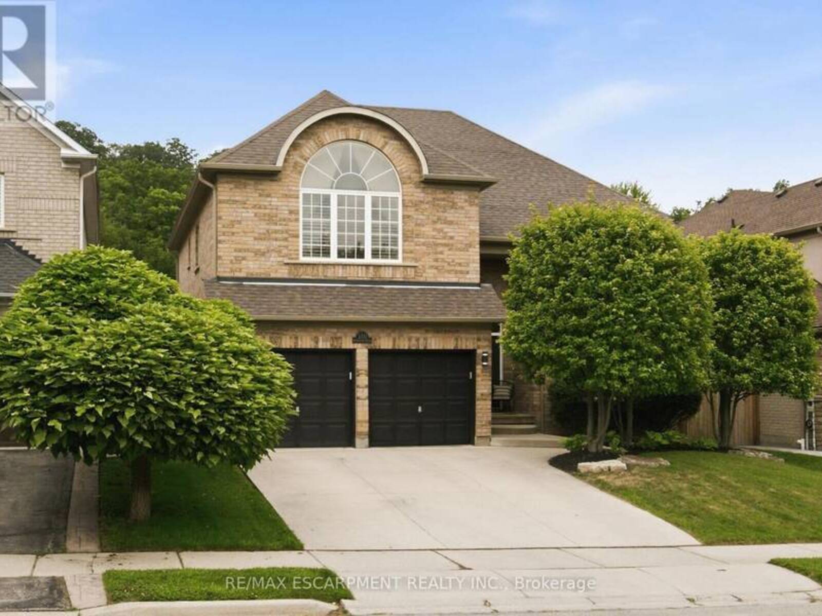 150 DAVIDSON BOULEVARD, Dundas, Ontario L9H 7N6
