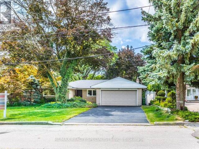 22 HEATHVIEW AVENUE Toronto Ontario, M2K 2C1 - 6 Bedrooms Home For Sale