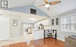 996 BEACH BOULEVARD | Hamilton Ontario | Slide Image Six