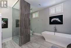 5 HUMBERVIEW DRIVE | Vaughan Ontario | Slide Image Seventeen