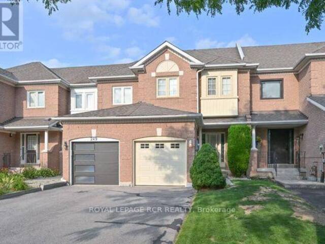 251 DENISE CIRCLE Newmarket Ontario, L3X 2K1 - Property For Sale