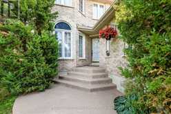5 KELSEY CRESCENT | Barrie Ontario | Slide Image Two