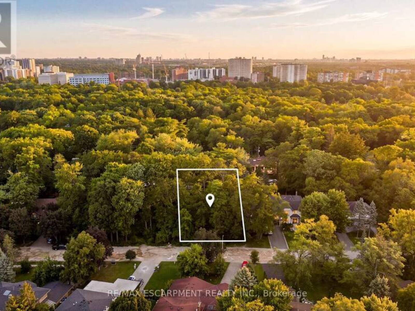 2115 LYNCHMERE AVENUE, Mississauga, Ontario L5B 1W7