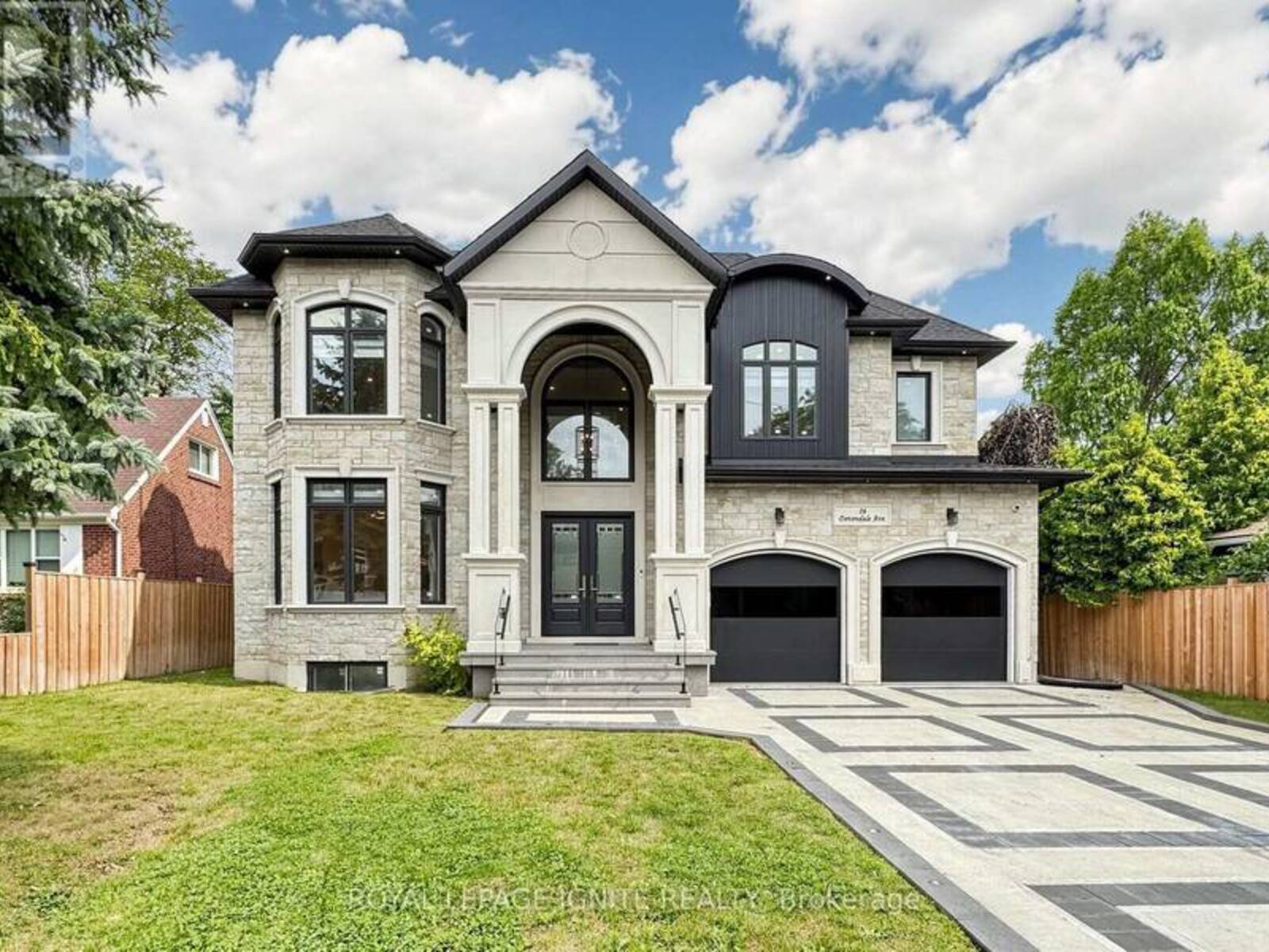 26 DEVONDALE AVENUE, Toronto, Ontario M2R 2E2