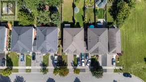 466 BRONCO CRESCENT | Waterloo Ontario | Slide Image Seventeen