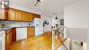 3 LEESWOOD CRESCENT E | Toronto Ontario | Slide Image Seventeen