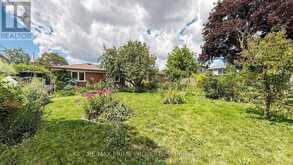 3 LEESWOOD CRESCENT E | Toronto Ontario | Slide Image Forty-six