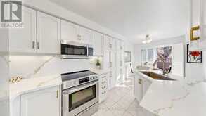 72 TILLER TRAIL | Brampton Ontario | Slide Image Sixteen