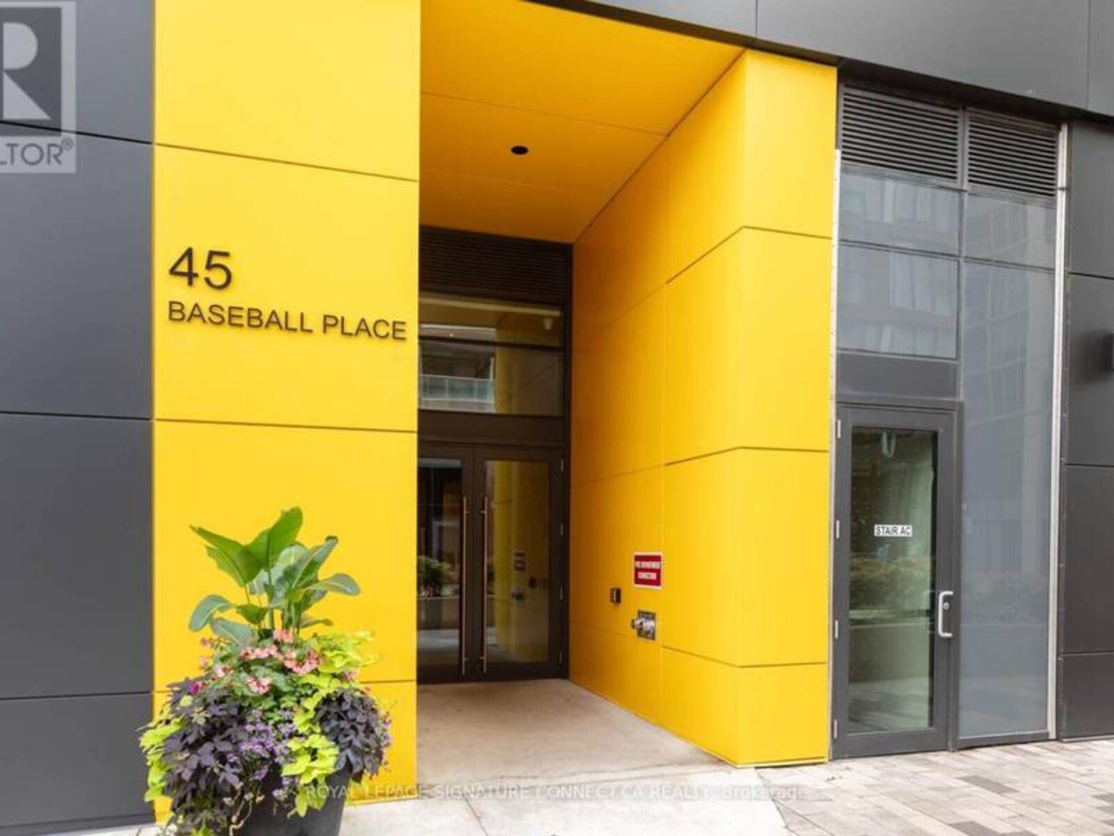 902 - 45 BASEBALL PLACE, Toronto, Ontario M4M 0H1